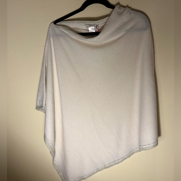 Vineyard Vines Striped Bottom Knit Poncho XS/S White & Grey - Picture 3 of 8